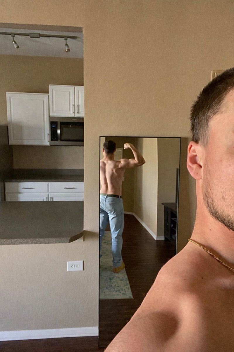 YouLuvZed's tweet photo. Gym is paying off 😮‍💨 https://t.co/kzH2RfFuWU