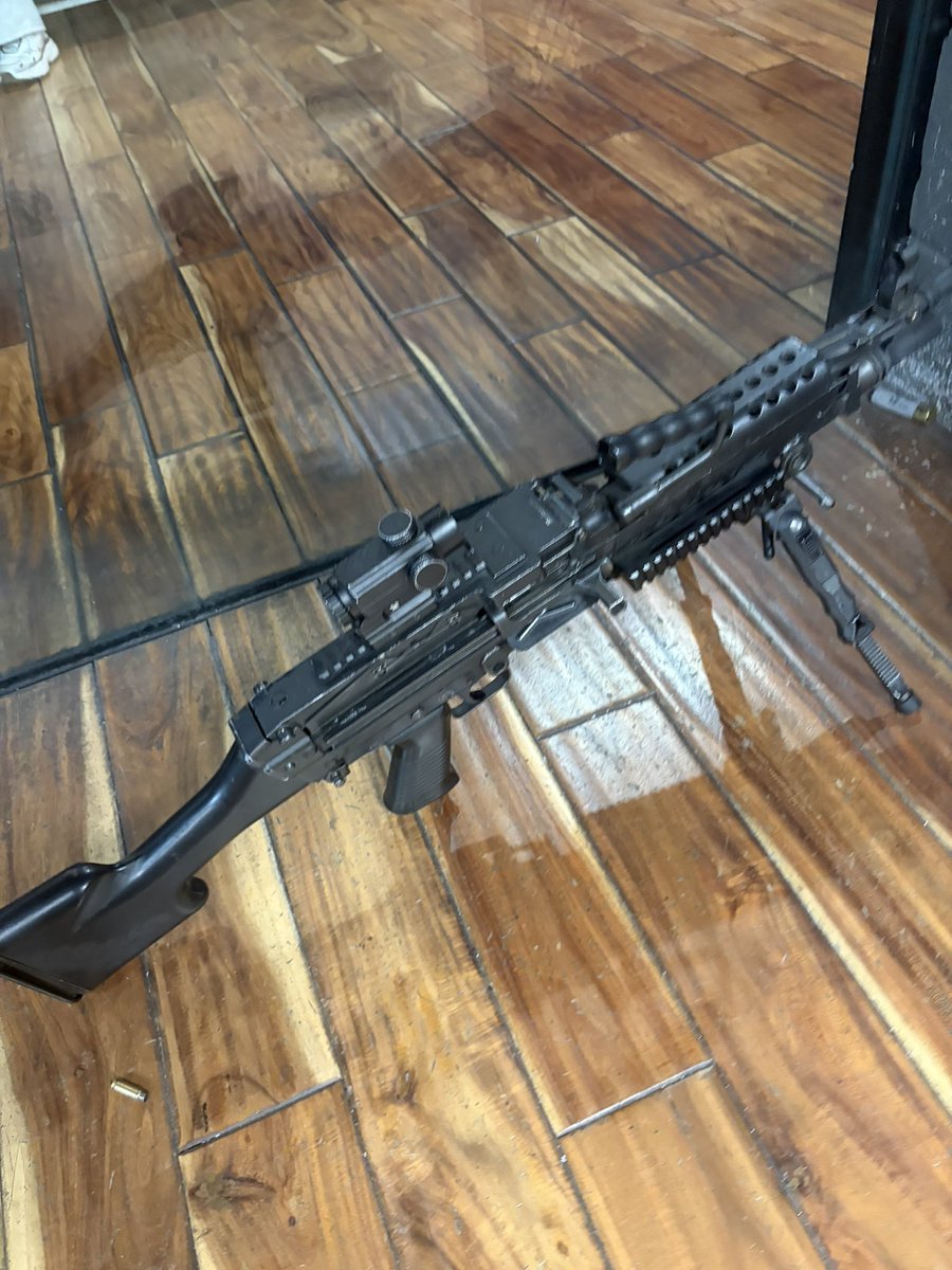 TaichoYT's tweet photo. 超久しぶりの実弾射撃！
M249最高すぎた https://t.co/jQmPyRxahZ