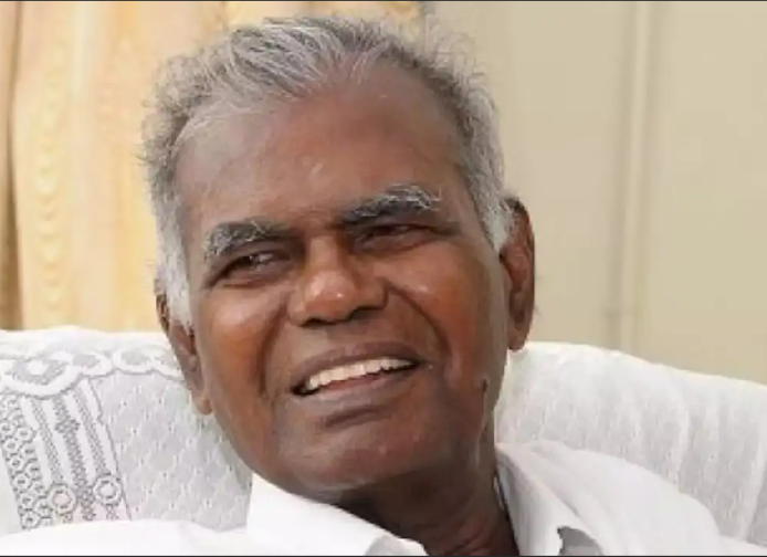 WorldThamilOrg's tweet photo. மாமனிதர் தோழர் நல்லகண்ணு ஐயாவுக்கு உலகத் தமிழ் அமைப்பின் புகழ் வணக்கம்.  

தமிழர் அறத்தின் அடையாளமாகவும், தமிழ்நாட்டு அரசியலில்  தூய்மையின் முகமாகவும், எளிமையின் வடிவமகவும், நேர்மையின் சிகரமாகவும், வாழ்நாள் முழுவதும் போராளியாகவும் வாழ்ந்த ஐயாவின் மறைவு பேரிழப்பு. ஆழ்ந்த இரங்கல். https://t.co/Uag48syk8g