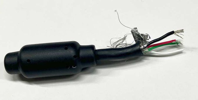 この先が断線してました
やっぱり負荷かかる場所だからね 