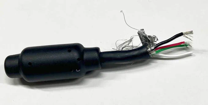 この先が断線してました やっぱり負荷かかる場所だからね