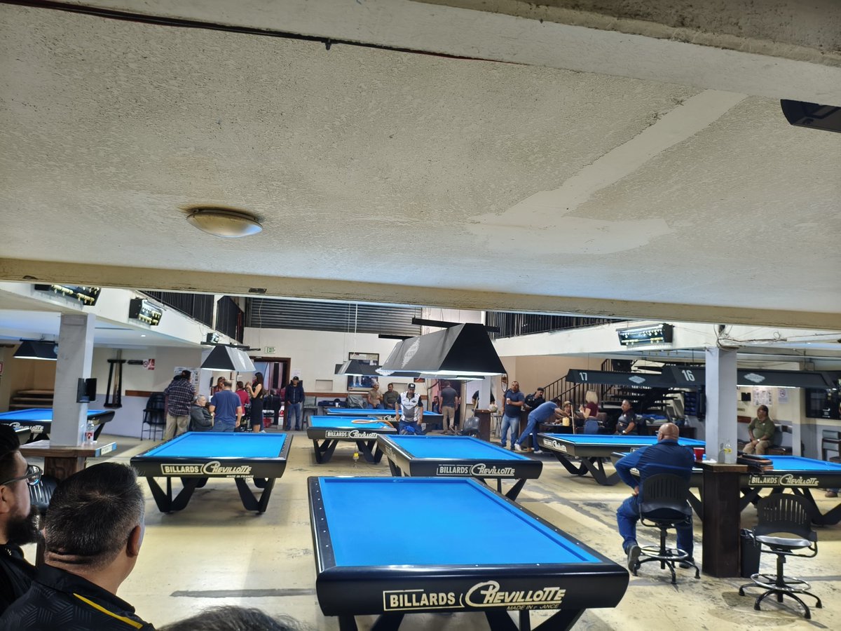 Torneo semanal de carambola a tres bandas. Billar Macheros, Ensenada BC