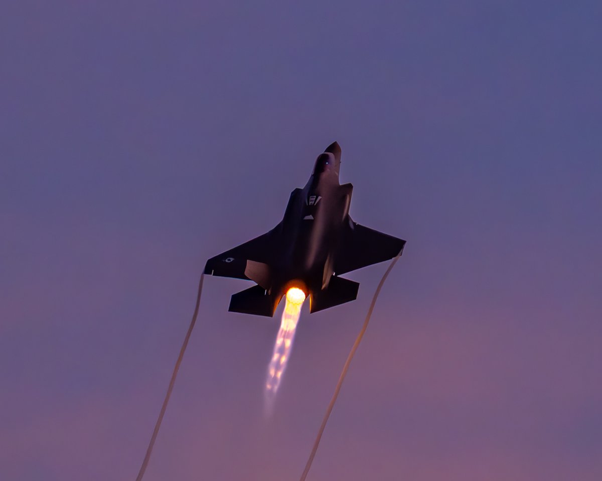 Christopher Cook tweet media