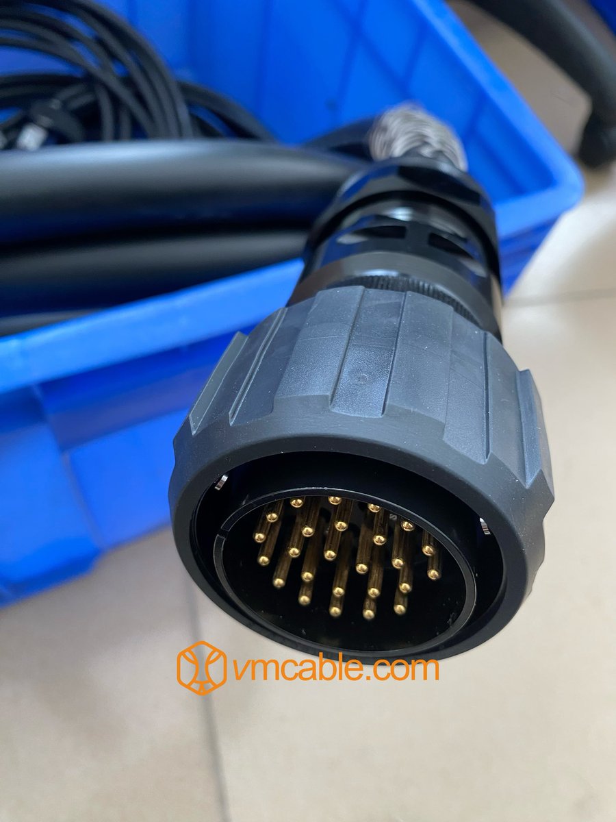 Konsnhunter tweet media