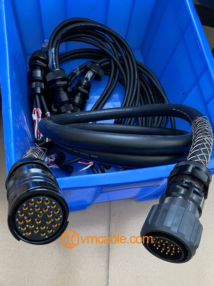 Konsnhunter tweet media