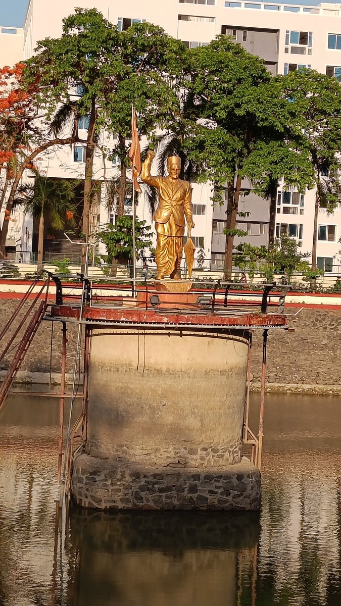 इंग्रज सरकार जेवढे सावरकरांना घाबरत असे त्याहून अधिक पप्पूची काँग्रेस व गुलाम घाबरतात 😂 ये डर अच्छा है 🔥 हे अधम रक्त रंजिते l सुजन पूजिते ! श्रीस्वतंत्रते ll विनम्र अभिवादन 🙏 #स्वातंत्र्यवीर_सावरकर #आत्मार्पण_दिवस