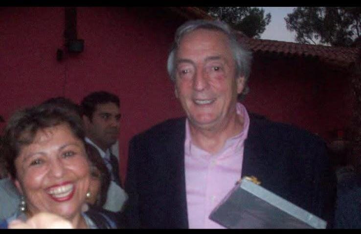 Tuve la gran oportunidad de conocerte y abrazarte personalmente!! 
Te extrañamos Nestor!! 
Muchísimo!! 
Feliz cumpleaños ✨️!! 
Mi ❤️ es un 🐧!!!!
Eternamente!! NESTOR SIEMPRE NESTOR 🐧!!