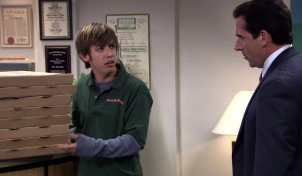 madsgold18's tweet photo. So sad that instead of film school, Artie became a pizza boy in Scranton💔 https://t.co/4XnVVYdN5v