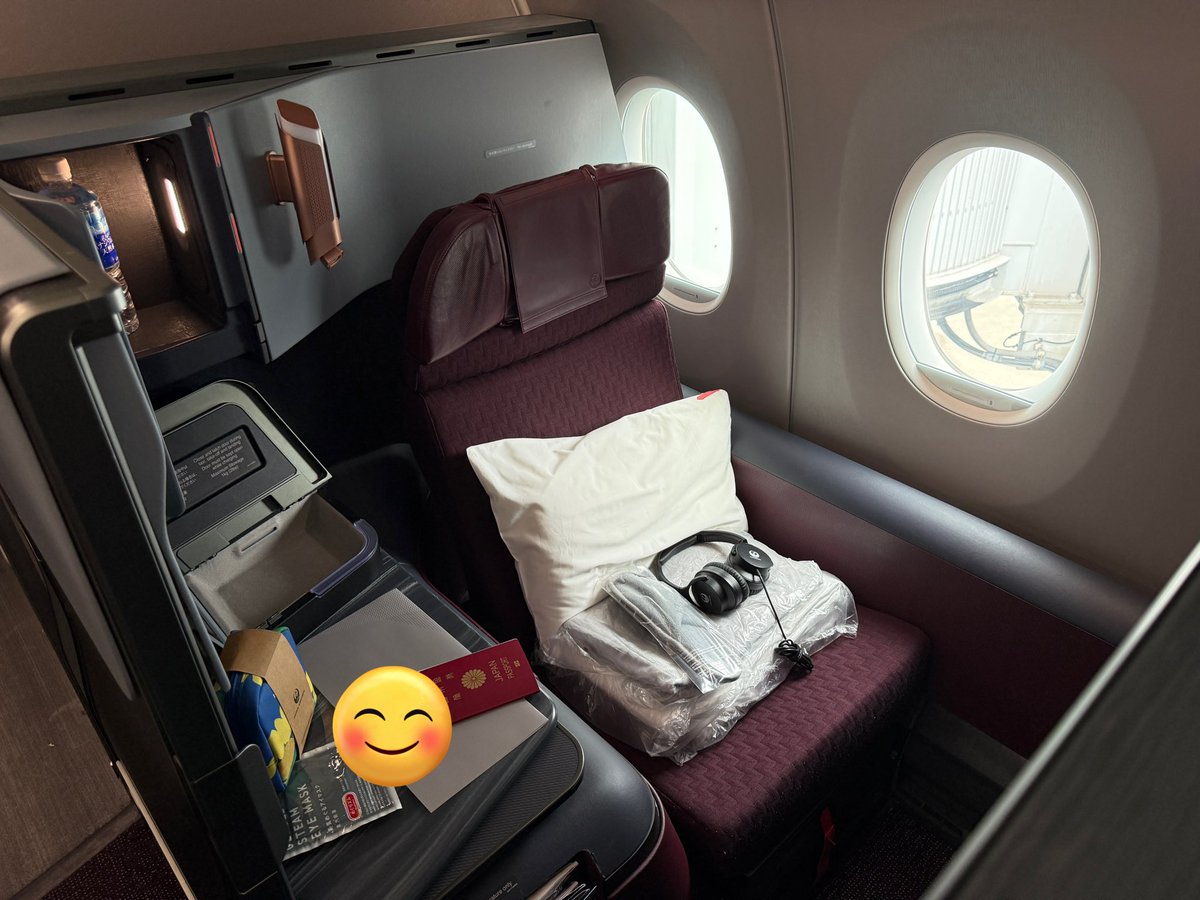 A350-1000の座席すごいよ…
感極まってなんか泣けてきた🥲🥲🥲

JALのビジネスに乗れたのほんまに嬉しい