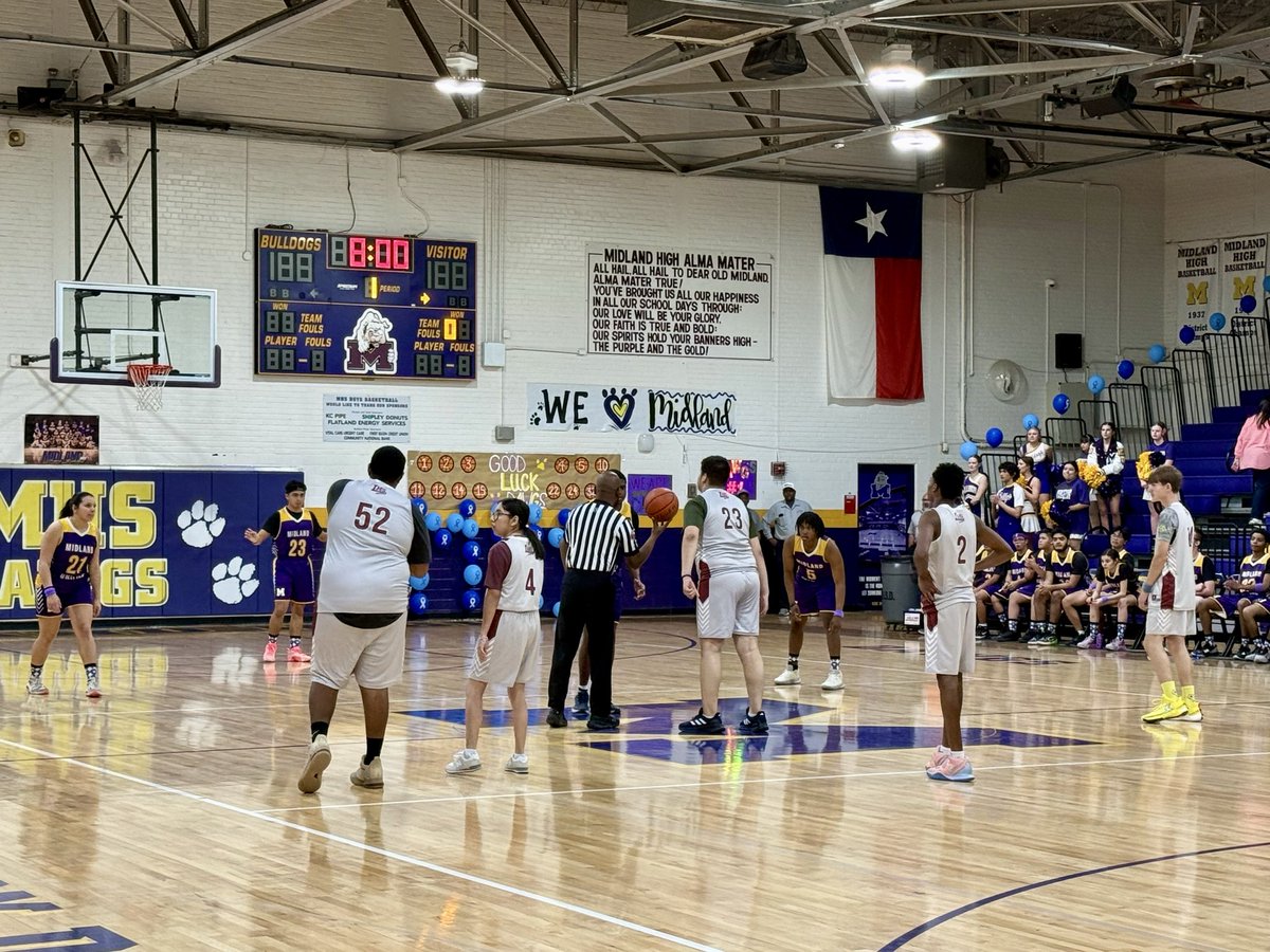 Midland_ISD's tweet image. It’s another Crosstown Showdown on the court tonight! Our Unified basketball teams came to play, and we even had another halftime dance party! 
#StudentExperience #ExcellenceInAction