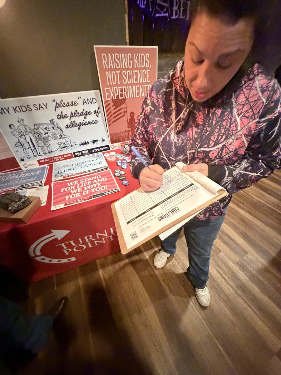 christianacorl3's tweet photo. What a night in Canton 🇺🇸

Love. Liberty. Legacy.

Strong moms showed up, meaningful conversations were had, and we even met a mom at the restaurant who loved what we’re building and jumped right in. https://t.co/zgNxKCU7ZN