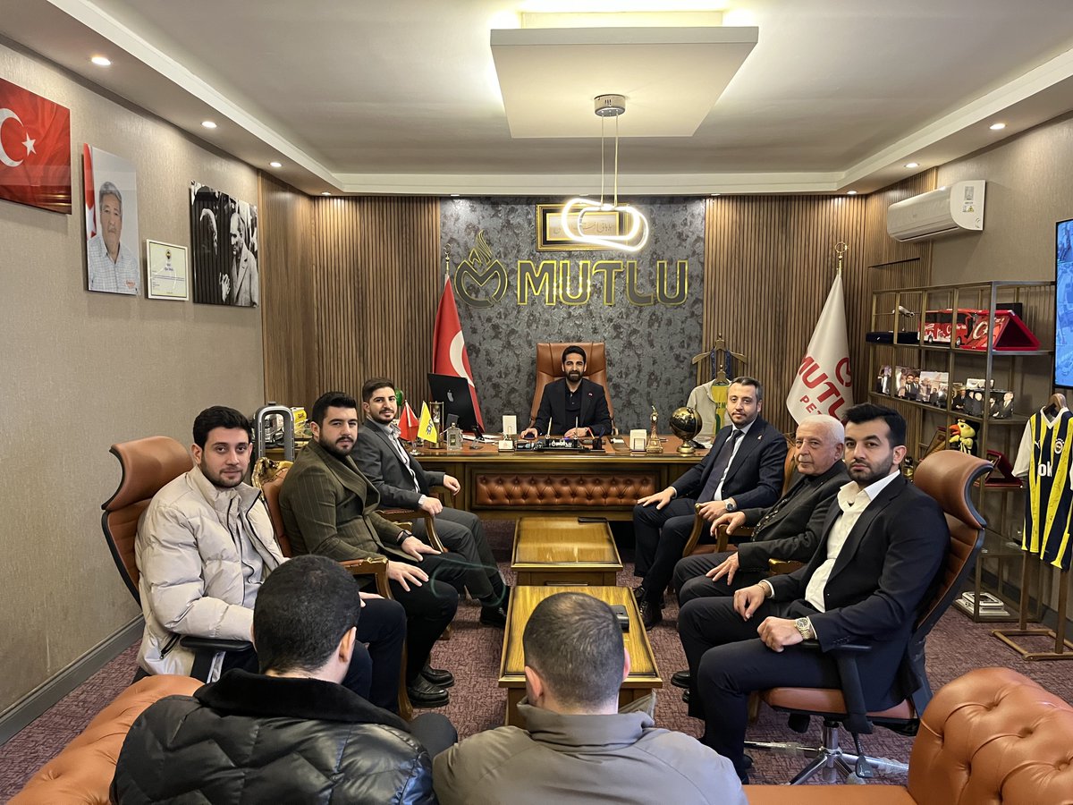 FIRATKORAN's tweet photo. Geçmiş dönem AK Parti Adıyaman İl Gençlik Kolları Başkanlarımız @oguzmutlu02 ‘yu sonrasında 

Adıyaman Merkez İlçe başkanımız @m_fatiholgun ve İl Gençlik Kolları Başkanımız @avhasanunsal ile birlikte  @mesutdogan02 ‘ı, ziyaret ettik.

Vefanın, istişarenin ve dava kardeşliğinin en güzel örneklerinden biri olan AK Partimize hizmet etmiş olan kıymetli başkanlarımıza misafirperverlikleri için teşekkür ediyorum.
@RTErdogan 
@abuyukgumus 
@avyusufibis 
@osmannazlier 
@coskunkeklik1 
@akgencadiyaman