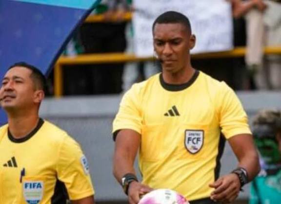 11 partidos ha jugado Nacional con el arbitraje de Ulloa. 

Ha ganado 8 nunca ha perdido, saquen sus conclusiones.  

Nacional no necesita de esto.

ATRACO en El Campin NO MÁS!