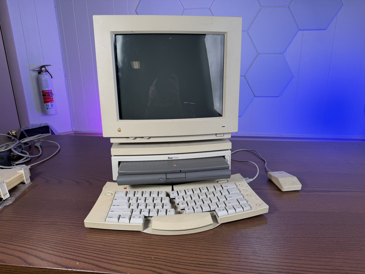 Action Retro tweet media