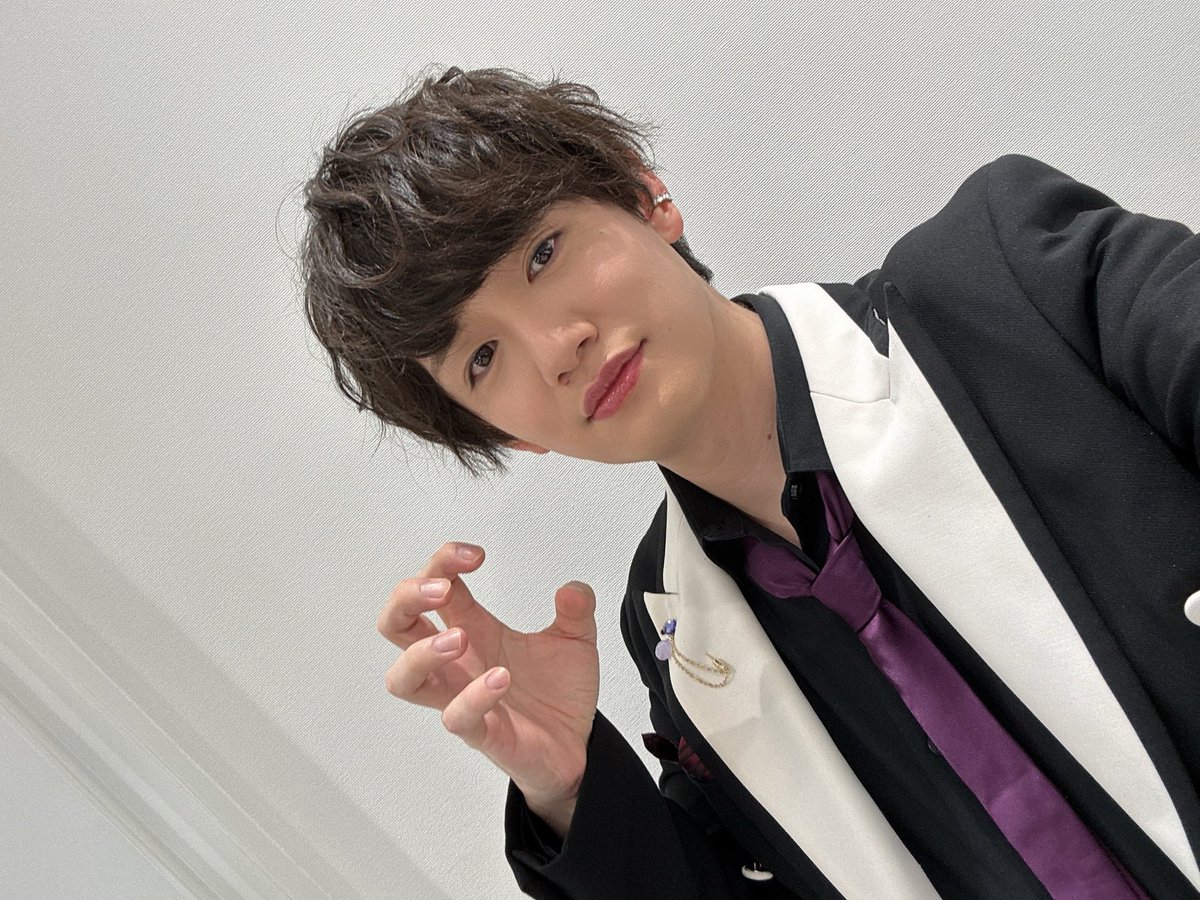 昨日は生配信ありがとうございました！🌹 めちゃくちゃ笑ったな