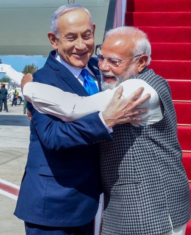 AmarJit_IFS's tweet image. #ModiHug is now ‘official’ and trending. 🇮🇳 🇮🇱 

JaiHind