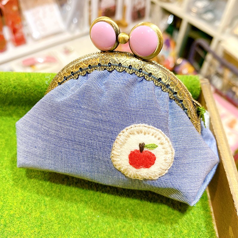 arahiresbox's tweet photo. こんにちは🌞アラヒレスです！

本日もよろしくお願いいたします～✨

📍〒534-0027
大阪府大阪市都島区中野町5-3-16
JR桜ノ宮 駅前 黄色テントのお店⛺️

#arahires #作家様募集中
#ハンドメイド #アクセサリー #雑貨 https://t.co/CGuPmwW7xt