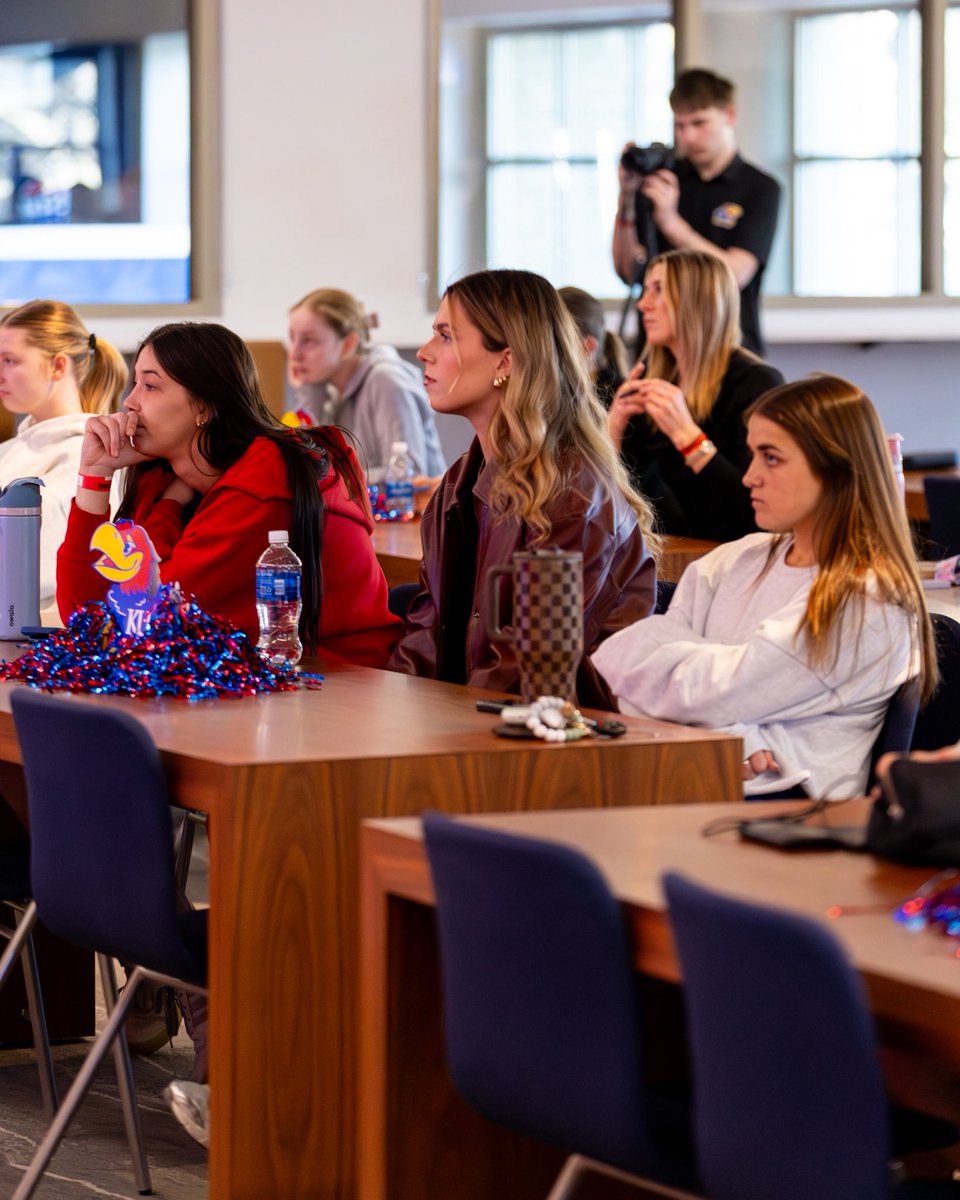 KU LEADS tweet media