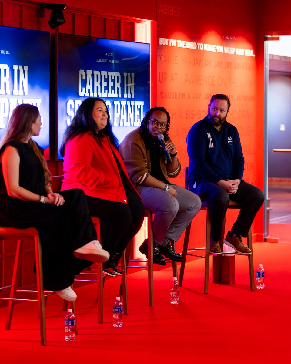 KU LEADS tweet media