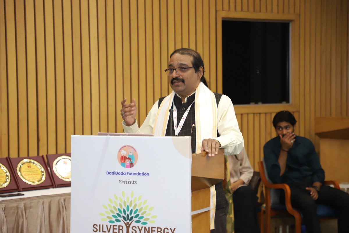 kg_suresh's tweet image. Let's start preparing middle aged people physically, psychologically &amp;amp; financially for post retirement innings to enable smooth ride in sunset years, my take @ Silver Synergy Summit @IIC_Delhi orgd by @DadidadaF led by IIMCian @iammunishankar . 
#ageing 
#SeniorCitizens