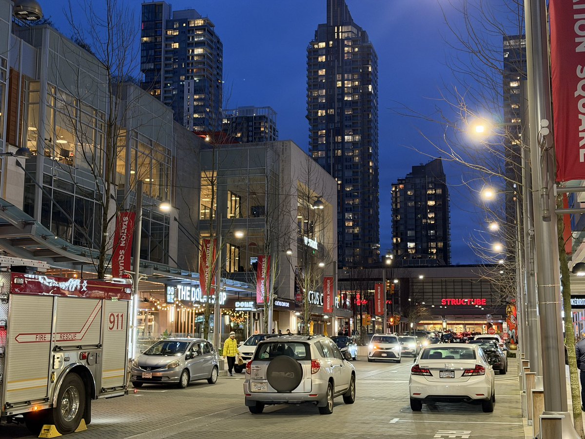 TheChaosWeeber's tweet photo. Station square is the nicest street walking area in Metrotown https://t.co/1W4lWz6iee