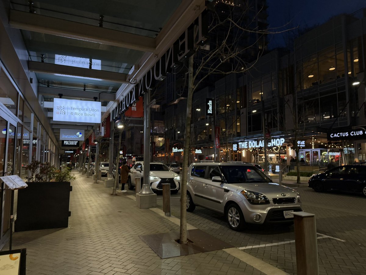 TheChaosWeeber's tweet photo. Station square is the nicest street walking area in Metrotown https://t.co/1W4lWz6iee