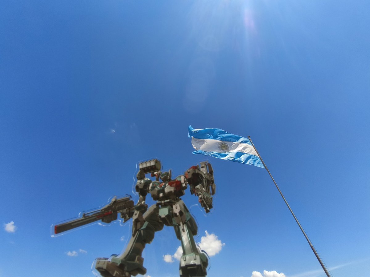suT3_R0m's tweet photo. 概念追っかけて来たぞイグアスーッッ！ここがイグアス滝だーーーッッッ！！
AC6やってイグアス好きにならなかったらきっと生涯行くことも見ることも無かった地球の裏側南米の景色だと思うと本当に感慨深いよ！！
ありがとうイグアス！アーマードコア大好きだ！！！ https://t.co/MnRur1zM5L