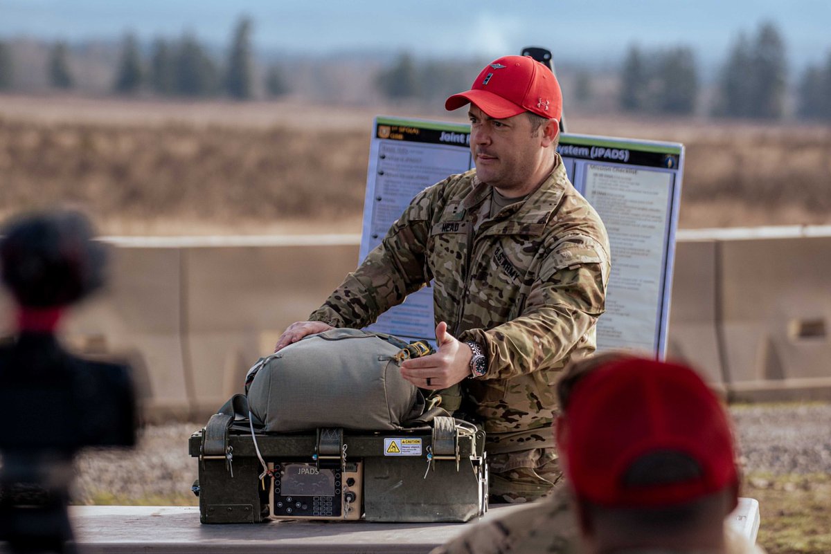 USARPAC's tweet photo. Amazon who 💁♂️
At Rogers DZ, @593dESC and 1st SF Group (A) Support Battalion showcased JPADS—proving USARPAC can precision-deliver sustainment in contested, maritime environments.
#USARPAC #JPADS #Sustainment #IndoPacific https://t.co/CZOpvKC6X7