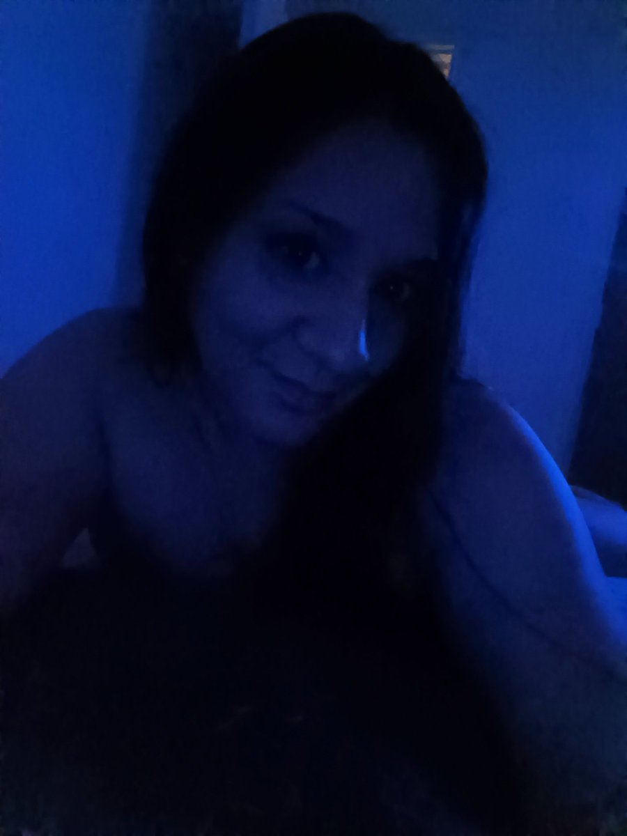 Jueegganndo con la luz y mi aburrimiento e intento de ser sexy 🙃 😚