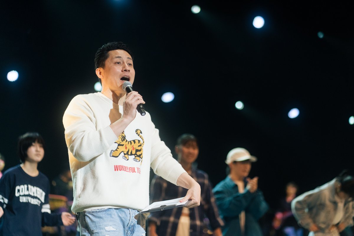 SonicDanceStage's tweet photo. #ソニックダンスステージ の歴代の出演者を振り返り！

 「ソニックダンスステージ2023」2023/2/4
高校生たちを盛り上げ、そして支えてくれた最強の大人たち！！
【ゲスト】FISHBOY 
【MC】パイレーツオブマチョビアン
【生演奏】Music Salon 音雫

そして全員での集合写真！！ https://t.co/Q623Yqy2Tx