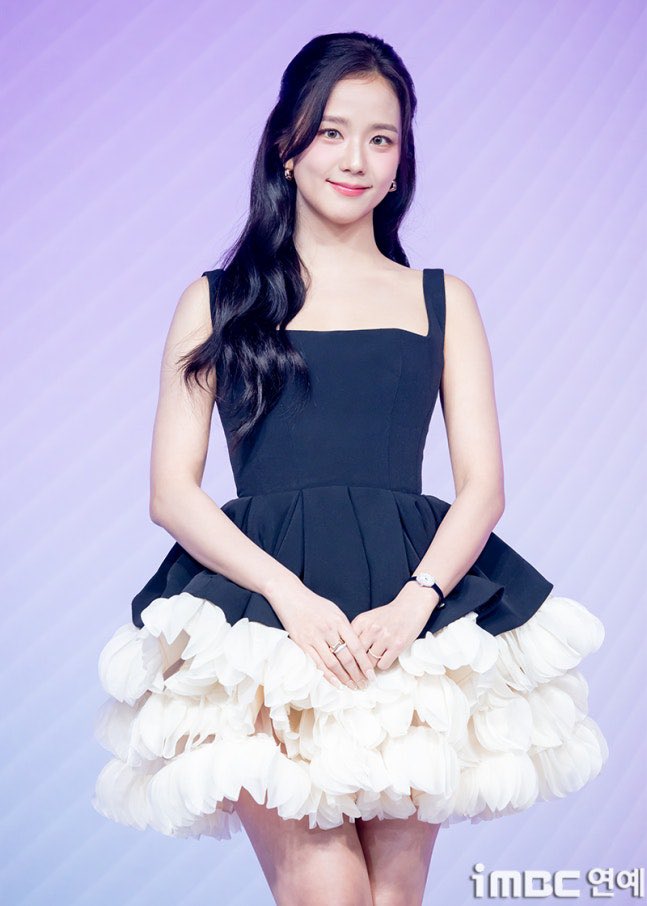 wonderpuiz's tweet photo. ซอมิแรสวยมาก

BOYFRIEND ON DEMAND PRESSCON
#ActressJISOOonNetflix https://t.co/IYzajuflLk