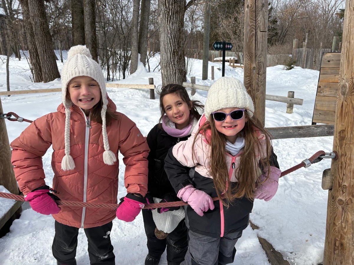SPOTLIGHT : Sortie à l’Ecomuseum – 1re année 🌿🐾

Les élèves de 1re année ont vécu une belle journée de découverte à l’Ecomuseum. 🌞

Une expérience enrichissante qui a suscité beaucoup de curiosité et d’enthousiasme ! ✨