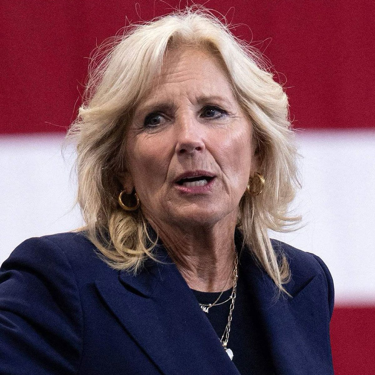 danielledsouzag's tweet image. Jill Biden had a White House staff of 23, costing taxpayers $2.4 million a year.

First Lady Melania Trump has cut the size of the Office of the First Lady to a staff of just 5, saving taxpayers $1.7 million a year.

I wonder why the media hasn’t covered this.