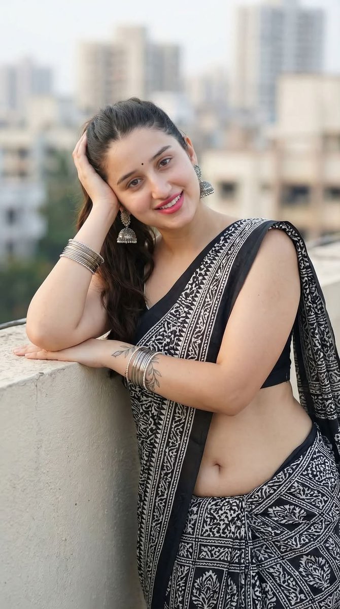 88followhelp's tweet photo. सब कुछ बदल गया जिंदगी में , बस एक 
तुझे देखने की आदत आज भी वही है..!!
🌿🌿🌿🌿🌹🌹🌿🌿🌿🌿 https://t.co/4QY0MG3Q4K