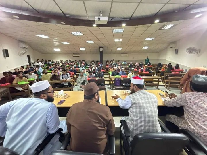 GausiaCommitte6's tweet photo. Da'wat-e-Khair Dhaka University's Practical Salat Workshop and Iftar Mahfil....
দা'ওয়াতে খায়র ঢাকা বিশ্ববিদ্যালয়ের প্র্যা��টিক্যাল সালাত ওয়ার্কশপ ও ইফতার মাহফিল....
#Dhaka_University #Ramadan2026 #Gausia_Comittee_Bangladesh #Dawat_E_Khair #gcbb6 #gcbdu #Sunni #ahlussunnah https://t.co/UFDwseReBn