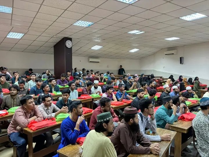 GausiaCommitte6's tweet photo. Da'wat-e-Khair Dhaka University's Practical Salat Workshop and Iftar Mahfil....
দা'ওয়াতে খায়র ঢাকা বিশ্ববিদ্যালয়ের প্র্যা��টিক্যাল সালাত ওয়ার্কশপ ও ইফতার মাহফিল....
#Dhaka_University #Ramadan2026 #Gausia_Comittee_Bangladesh #Dawat_E_Khair #gcbb6 #gcbdu #Sunni #ahlussunnah https://t.co/UFDwseReBn