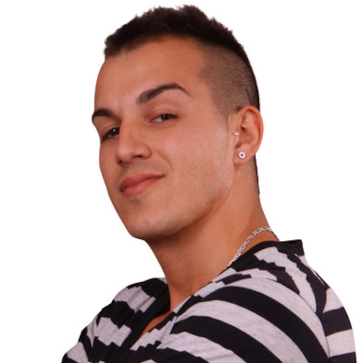 gabiditocco's tweet photo. en 2011 era entrar todos los días en guerra con los famosos TALIBANES que eran los fanes de cristian u, el fanatismo que yo tuve por este tipo con mi familia era terrible. el primer tatuaje de mi hermano es una frase que tiene él tatuada. verlo de nuevo es increíble. https://t.co/VjHRmYWQCZ