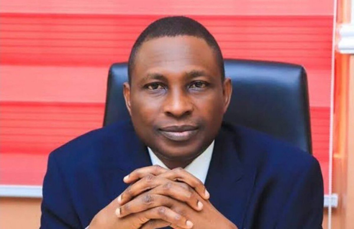 rommiroyaltv's tweet photo. Fraudsters are laundering money, hiding proceeds in real estate.

~ EFCC chairman says

|Simi |Benfica |Victor Osimhen |Atalanta |Monaco |Vini |Dortmund https://t.co/HjwS7riJrR