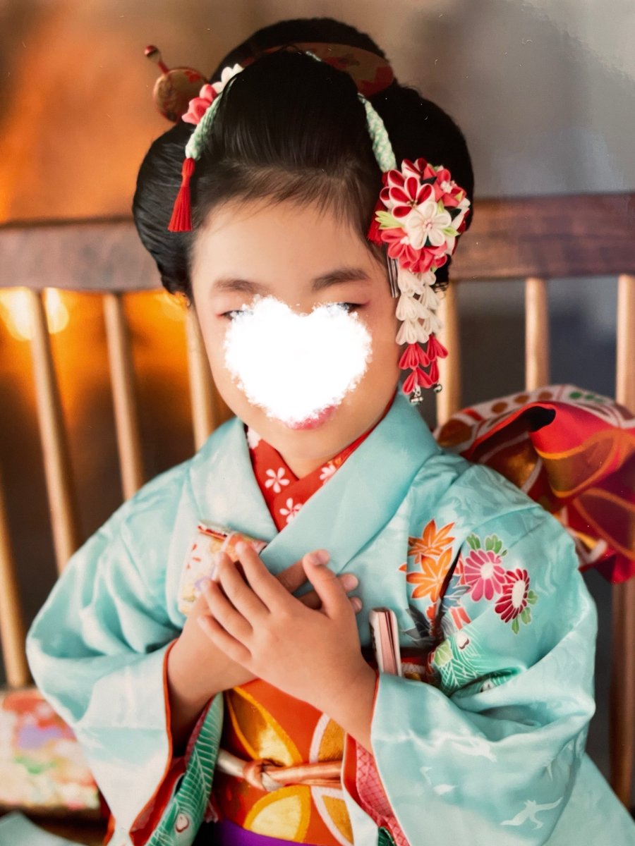hokkori_tsumami's tweet photo. 【お誂え】
三歳の七五三にてお誂えさせて
いただきました髪飾り。
七歳の七五三でもお使いいただきました。
故郷にもほっこり。のお品が存在していて
心がじーんと暖かくなります。
#ほっこり。 #つまみ細工 #七五三
#宇都宮 #Japanesetraditionalcrafts https://t.co/xNrNR4acRL
