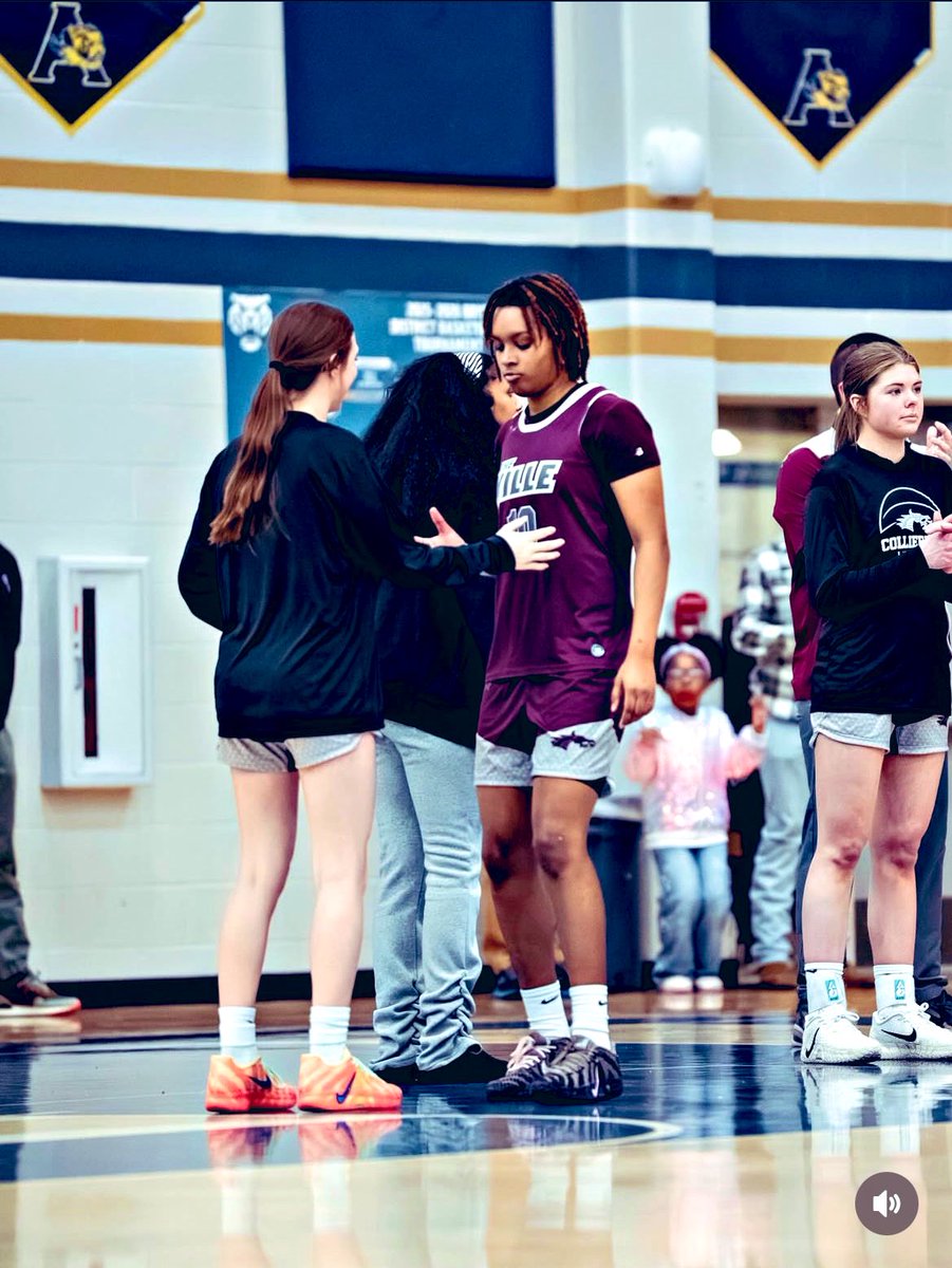 Danae Kennedy c/o 2🏀27 tweet media