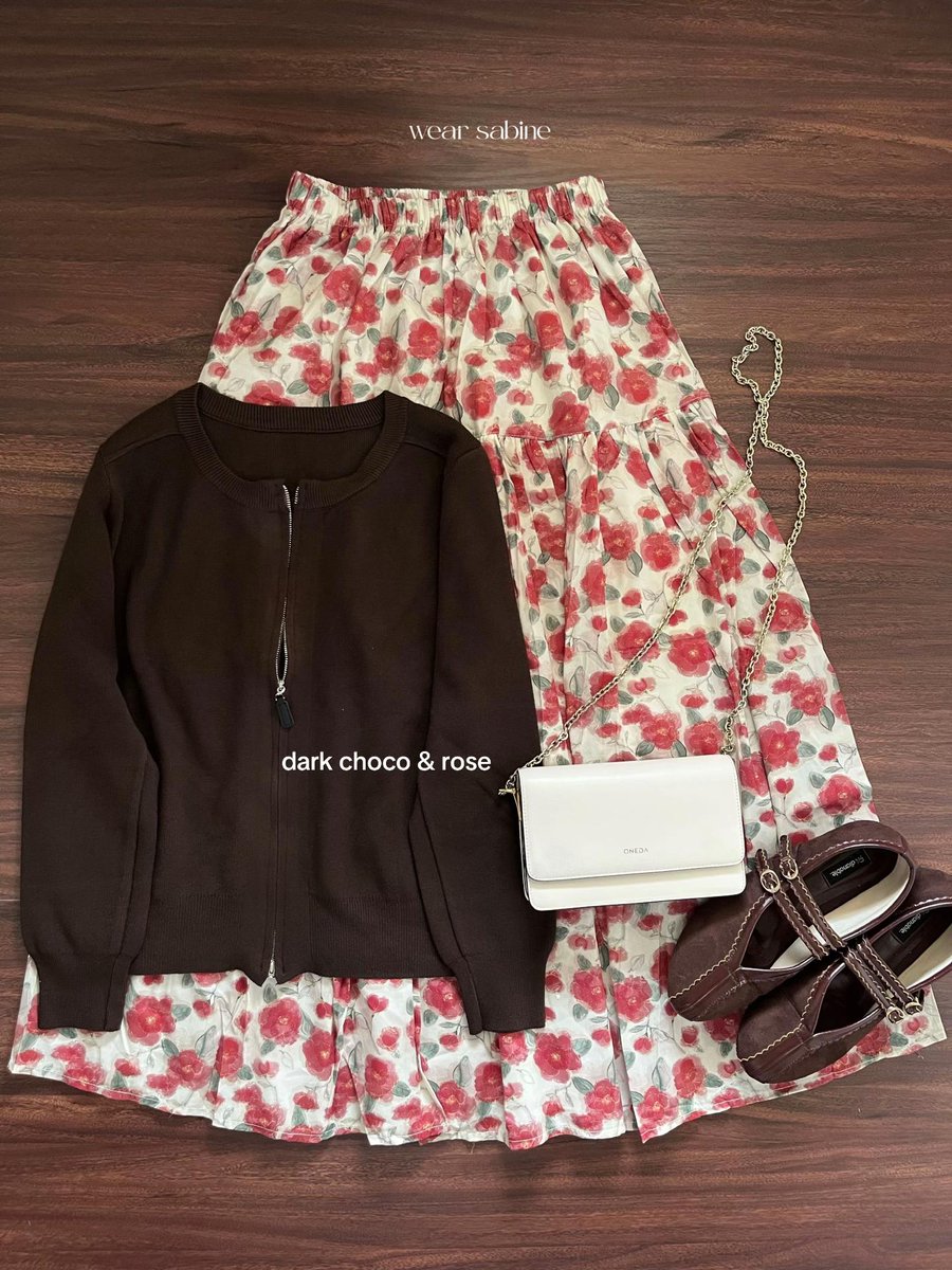 fleumour_'s tweet photo. mix &amp; match floral skirts 

a thread https://t.co/LqHk09l8x7