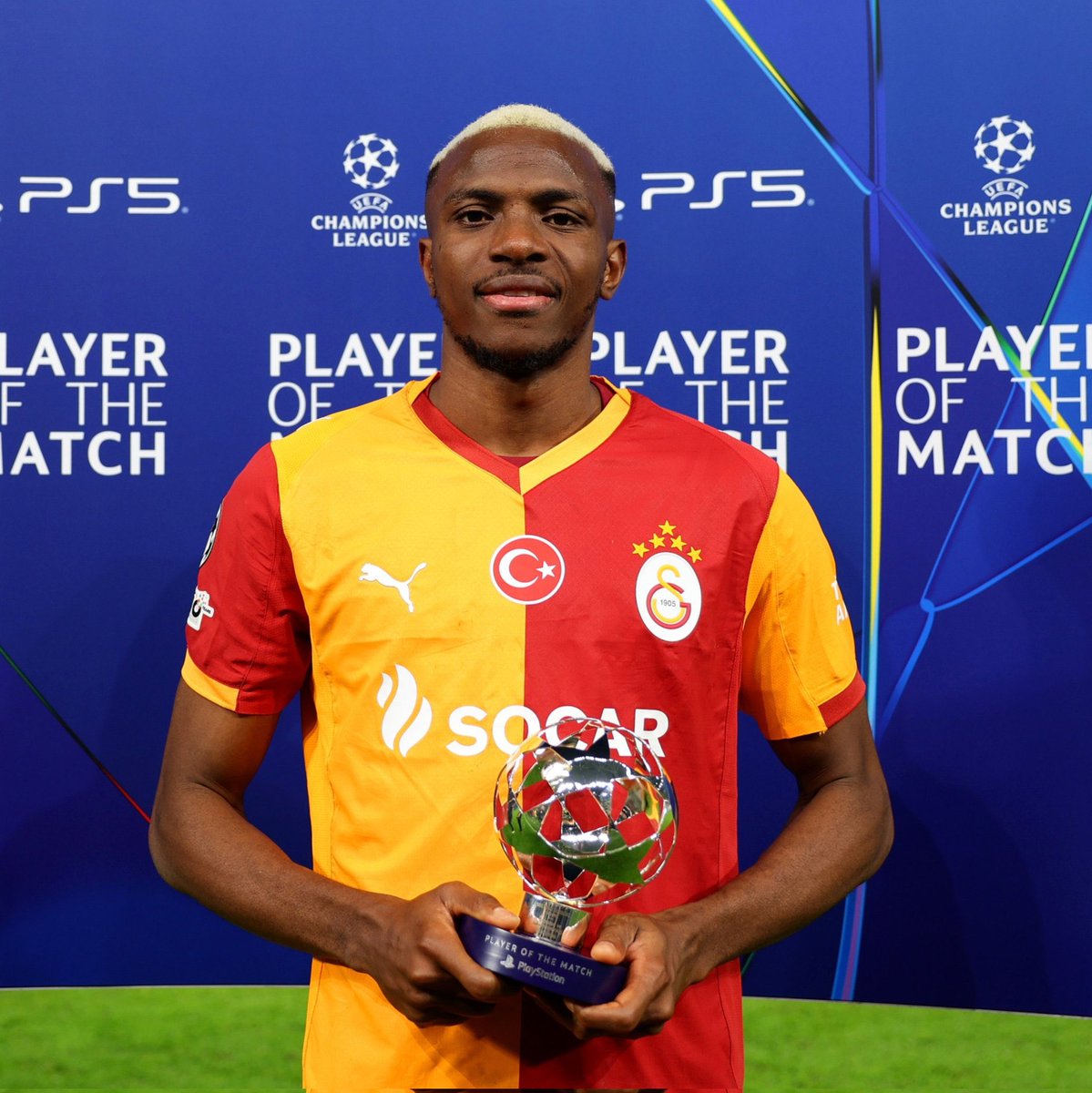 rommiroyaltv's tweet photo. Man of the match award for the 4th time this season for Victor Osimhen. 

Magician 🔥🇳🇬

|Victor Osimhen |Monaco |Benfica |Dortmund |Simi https://t.co/rqcAgVgsQz
