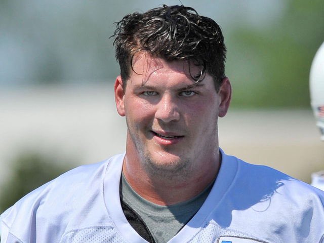 Taylor Lewan tweet media