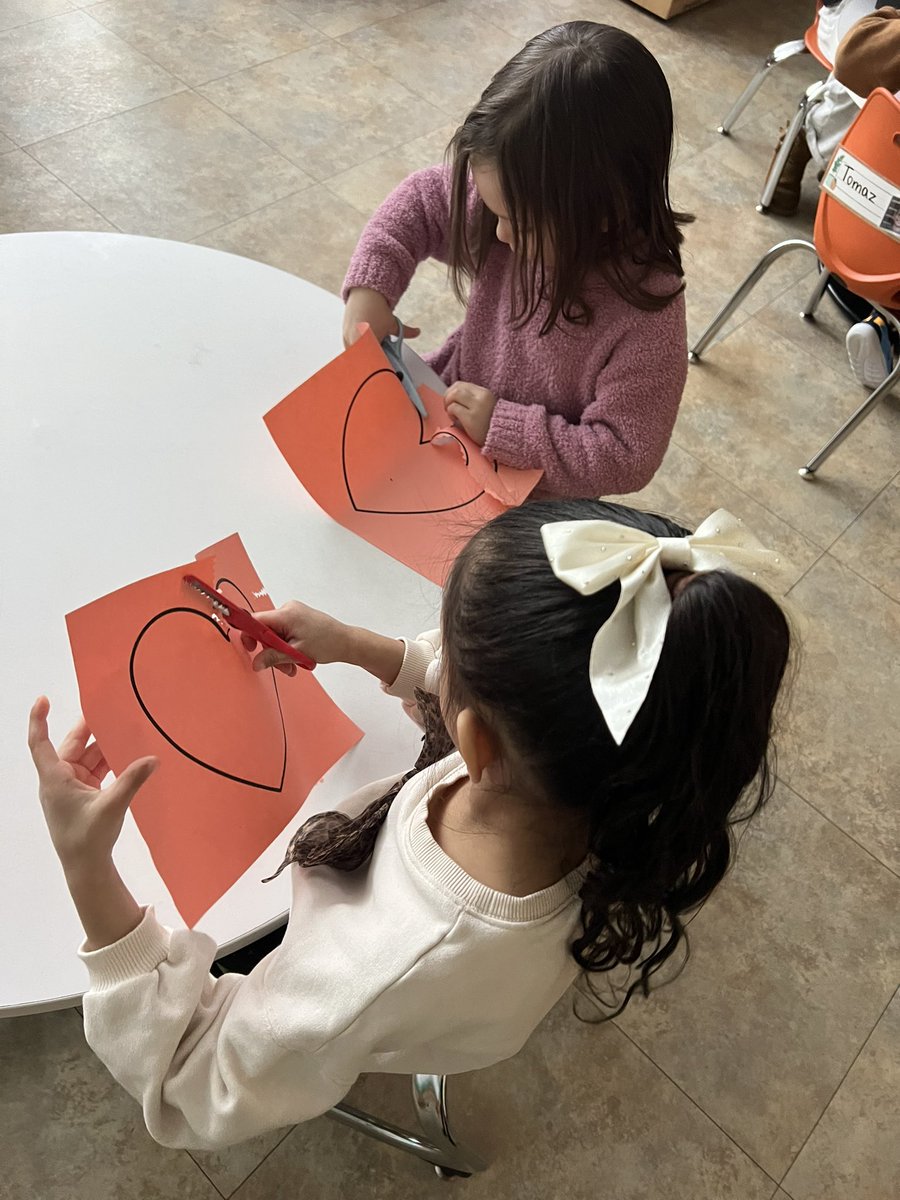 Ms. Dipaoli 🍎🖍❤️ tweet media