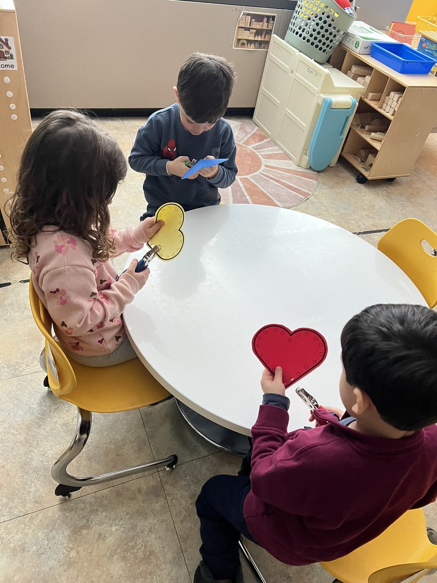 Ms. Dipaoli 🍎🖍❤️ tweet media