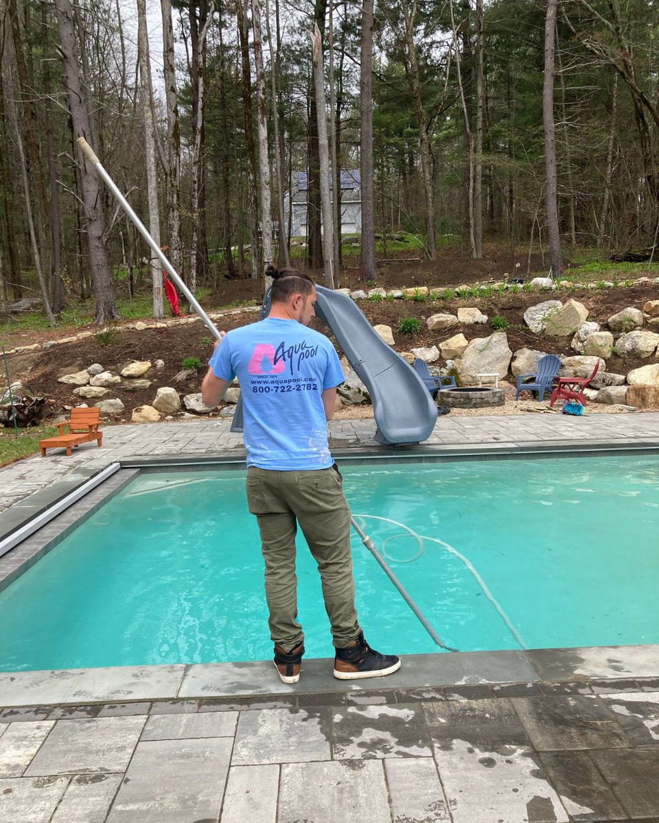Beat the algae by opening early! 🗓️ The "Golden Rule" is to open before daytime temps consistently hit 70°F. This prevents water from warming under the cover and sparking a bloom.

Secure your opening date before the rush: aquapool.com/schedule-your-… #PoolOpening