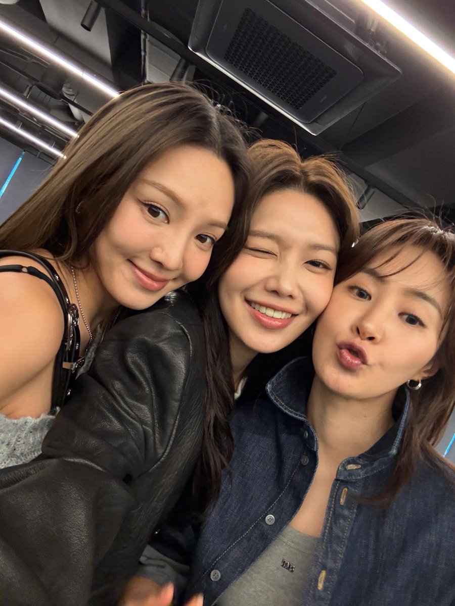 SNSD_0805's tweet photo. [INSTAGRAM] sooyoungchoi:

무리수라고한사람나와

https://t.co/4nfS60gOpQ https://t.co/qqsvkbxg7B