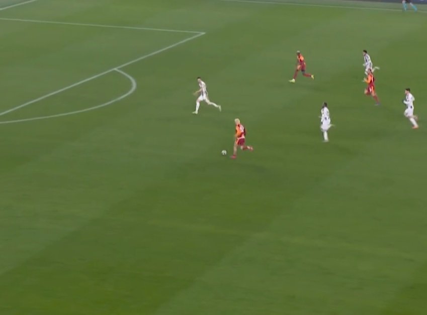 Djorkaeff tweet media