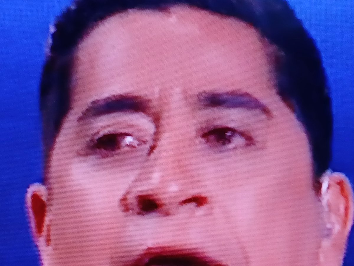 Paso por aquí sólo para preguntar si ustedes vieron lo mismo en los ojos de #FernandoGodoy sus ojos muy cansados y rojos o es idea mia ? Les dejo la pregunta ...
#festivaldevina2026 <a href="/elfestival/">Festival de Viña del Mar</a> Saludos a todos 🙏💪