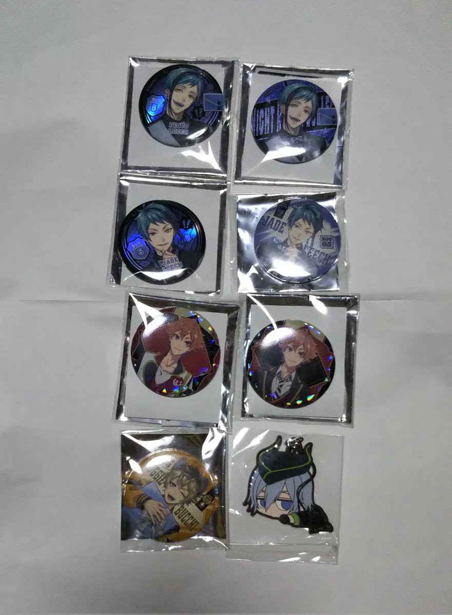 ツイステ 缶バッジ アクキーなど 譲)画像の物(エース・レオナ・ラギー